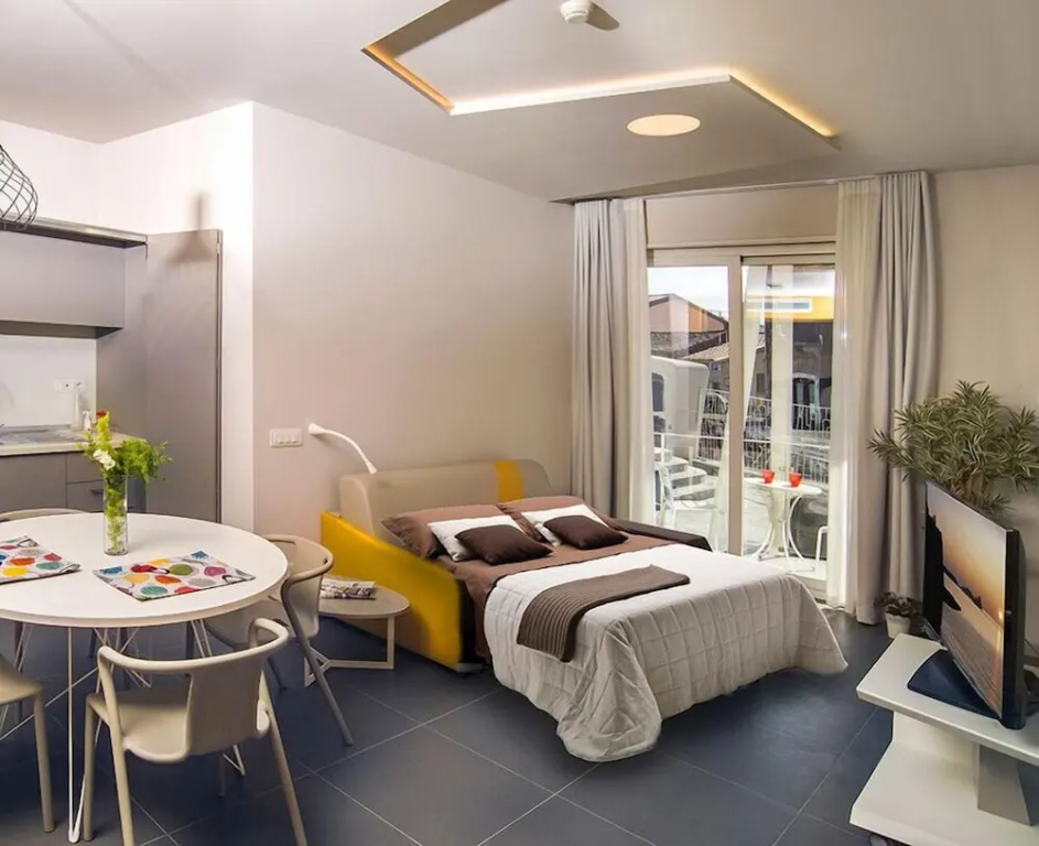 2 Bedrooms Suite with balcony