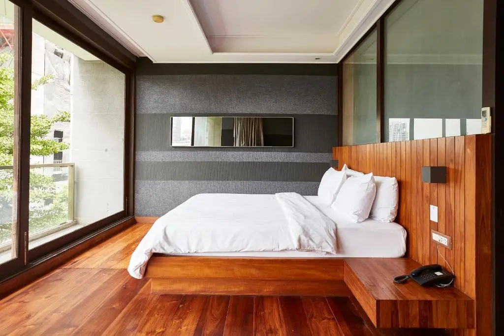 LUXX Langsuan Hotel — фото