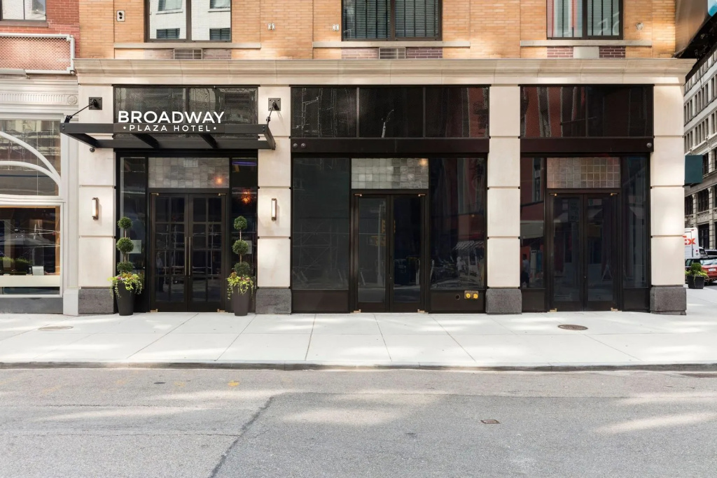 Broadway Plaza Hotel — фото