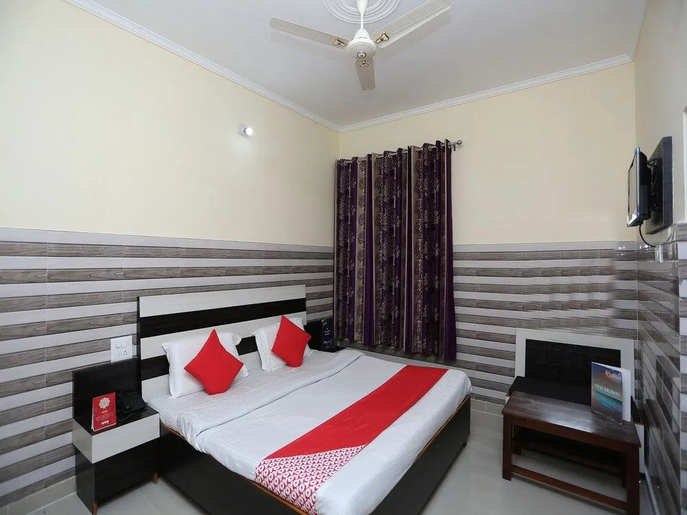 Oyo 27054 New Sundaram