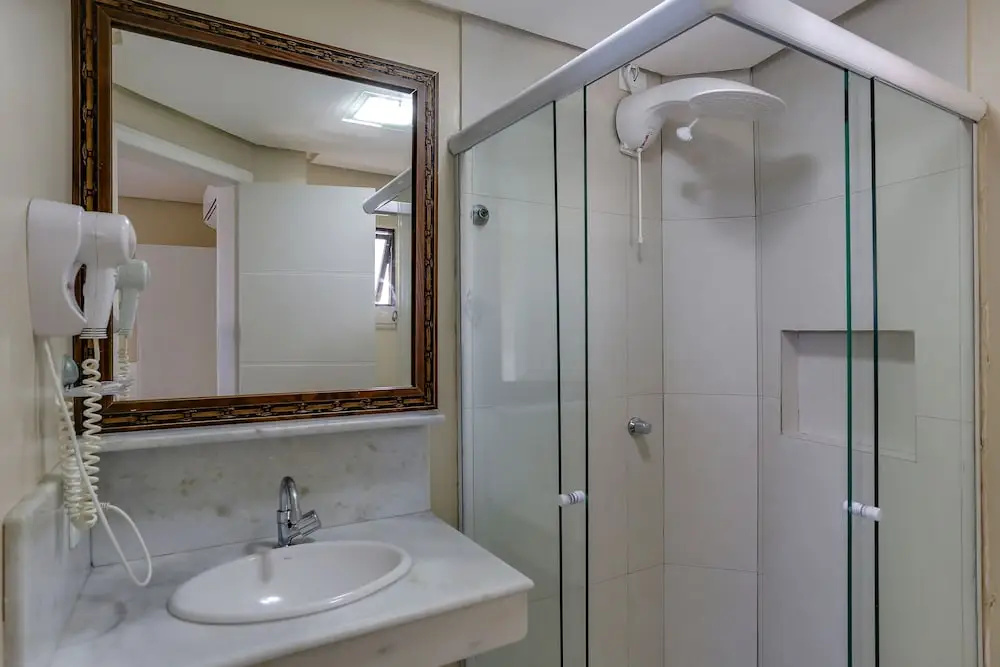 Standard Double room with partial ocean view (full double bed)