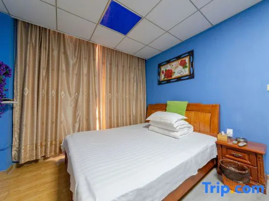 Deluxe Double room (full double bed)