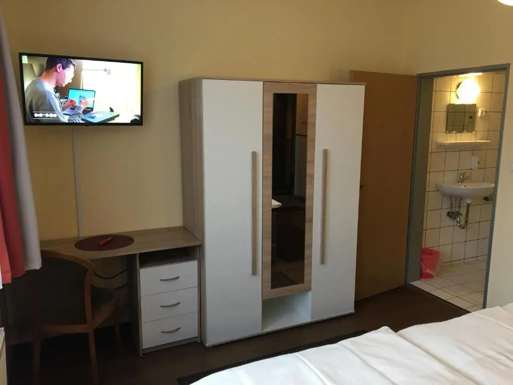 Standard Double room (full double bed)