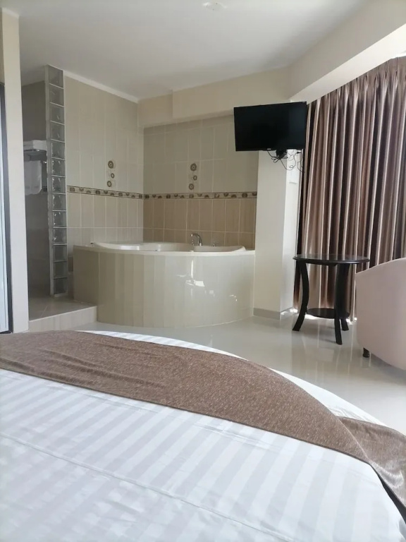 Superior Double room (full double bed)