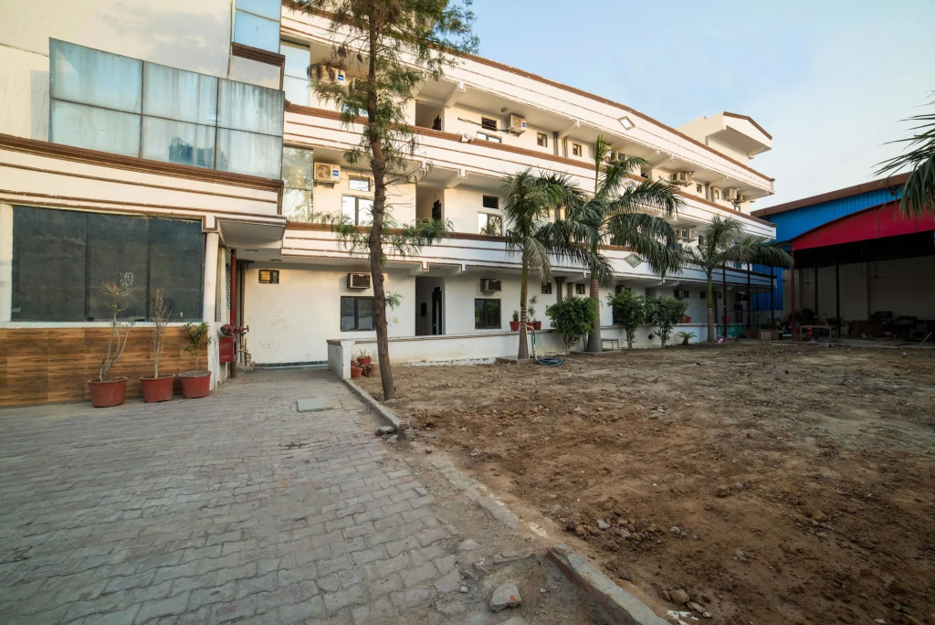 Collection O 50240 Hotel Balram