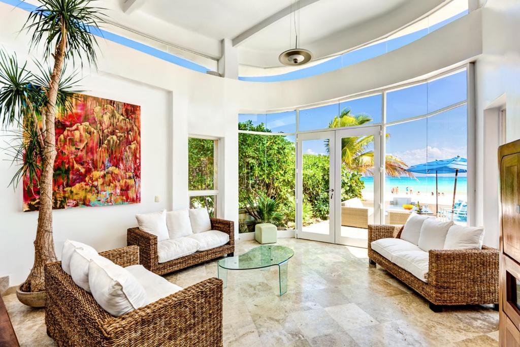 Отель Playacar Villa Sleeps 8 with Pool and Air Con, фото 4