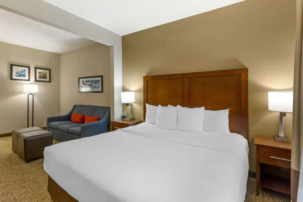 Double Suite (full double bed)