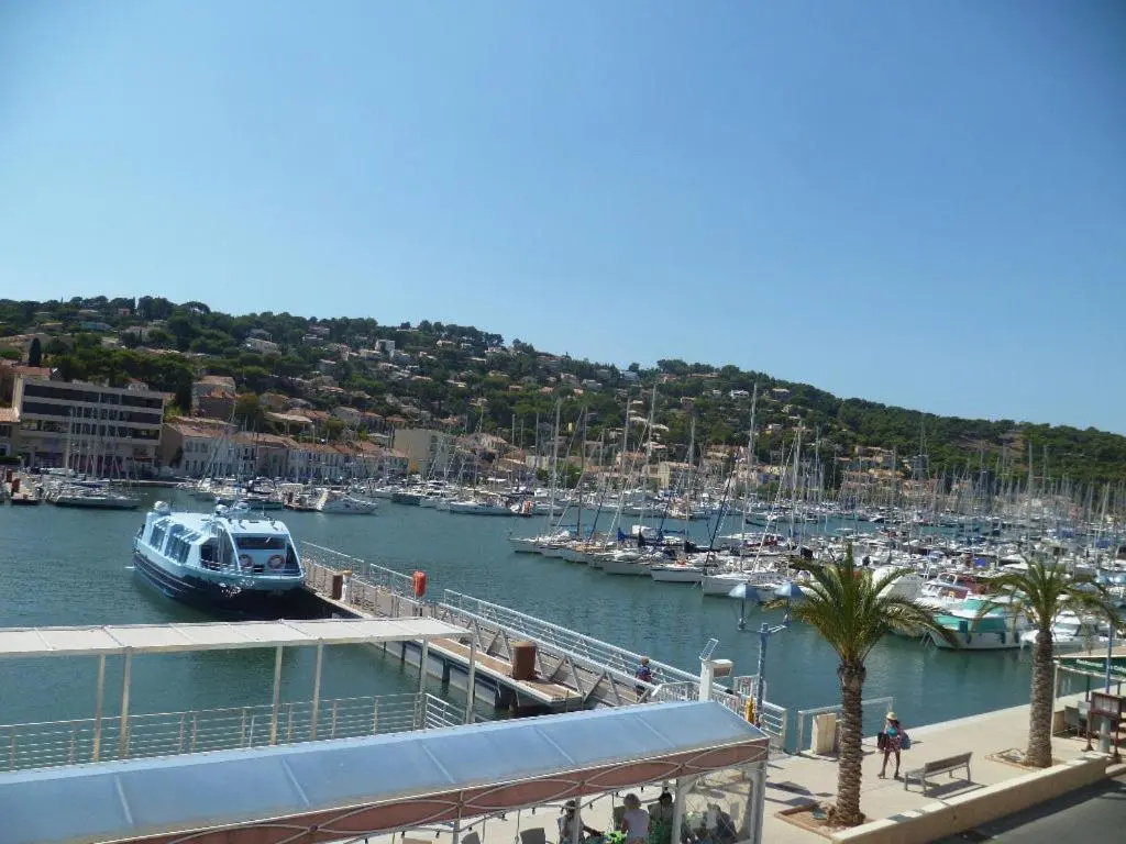 Superbe vue sur le port, résidence avec piscine