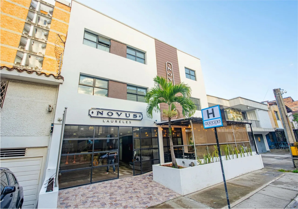 Novus Laureles