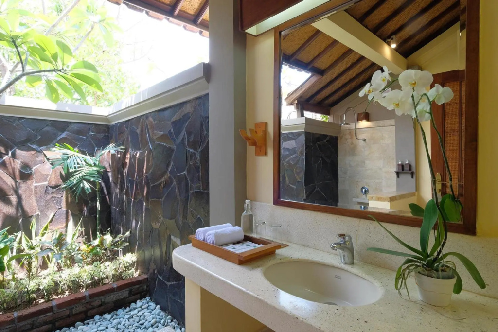 Отель Mimpi Resort Menjangan в Бали