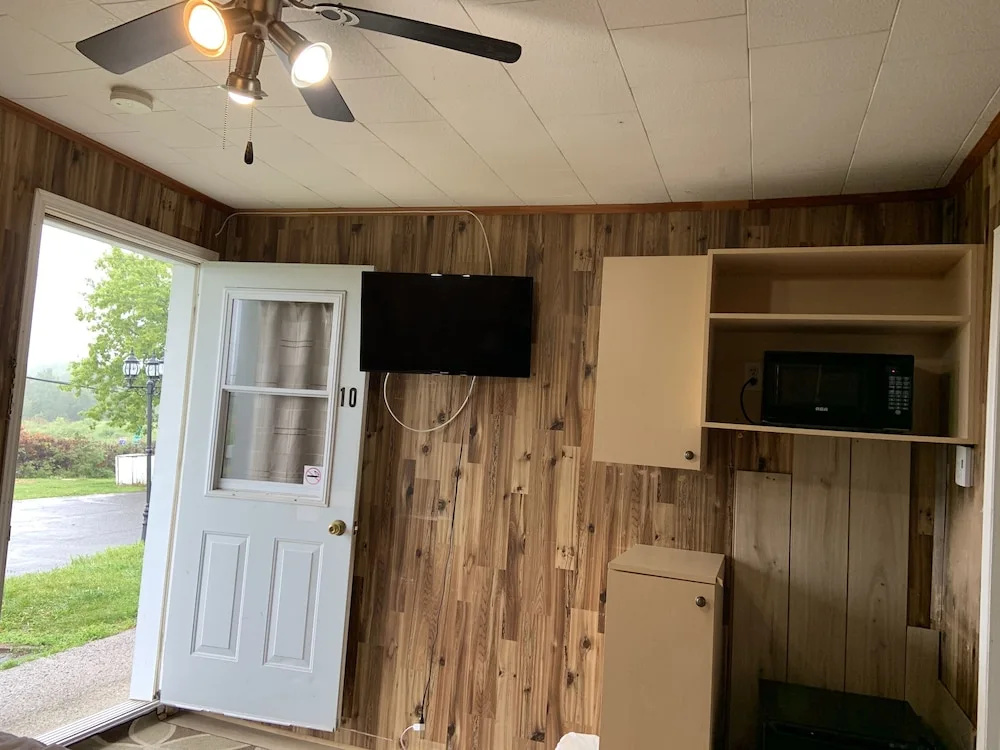 Economy room