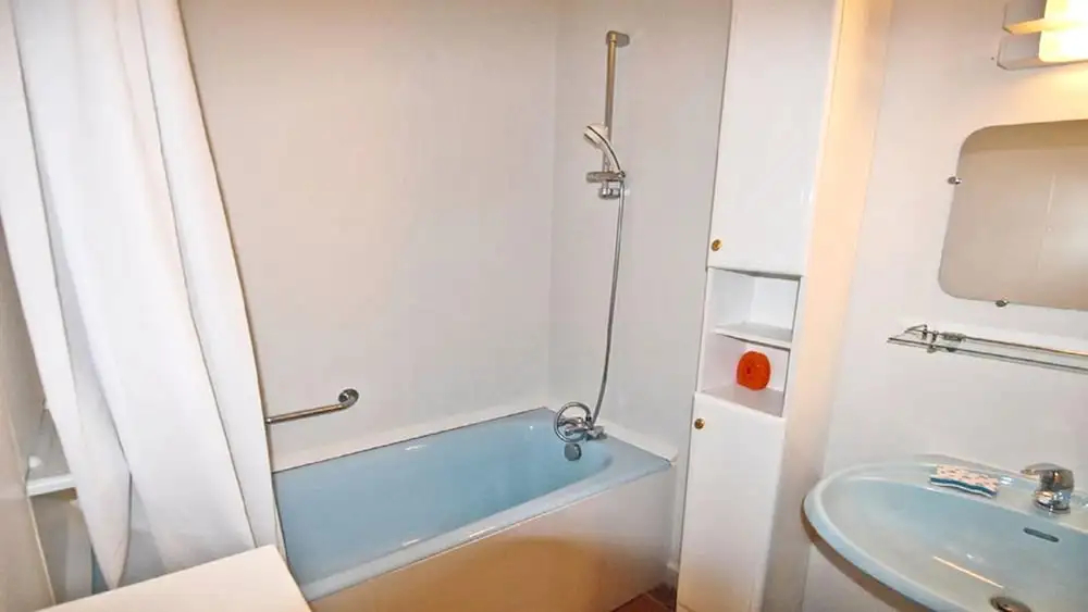 House With 2 Bedrooms in Lannes, With Furnished Garden - фото 6