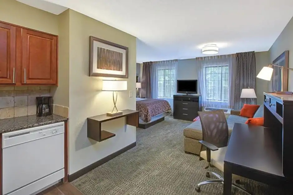 Staybridge Suites - Louisville - East by IHG - Chambres