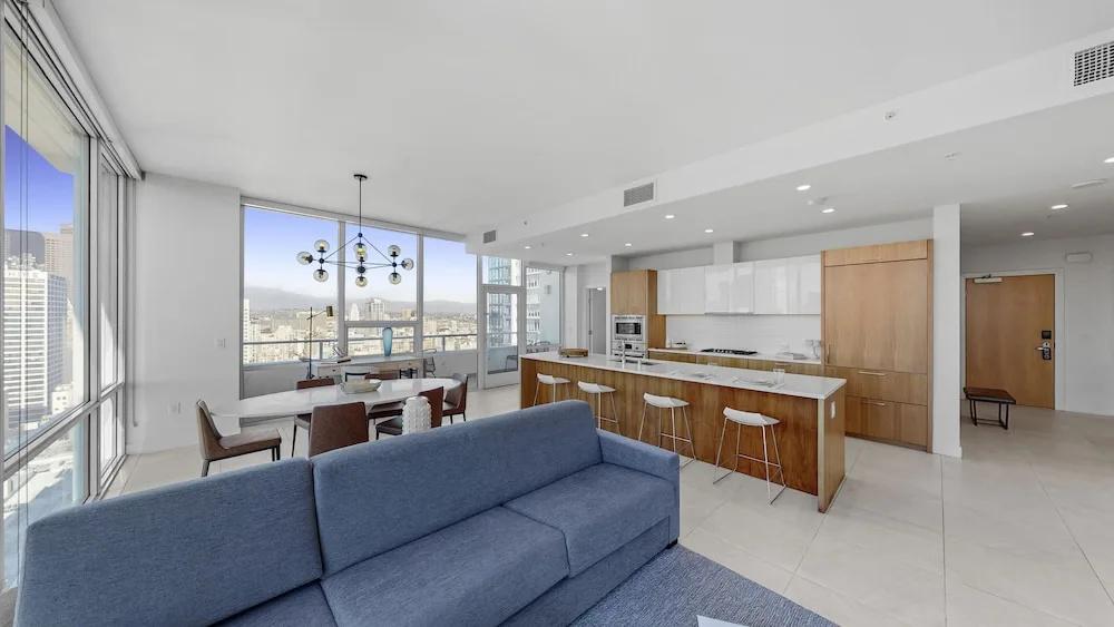 Level Furnished Living - Chambres
