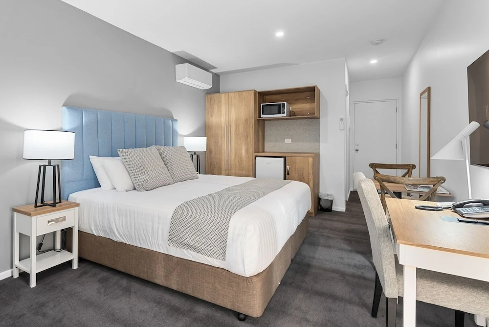 Premier Double room with sea view (full double bed)