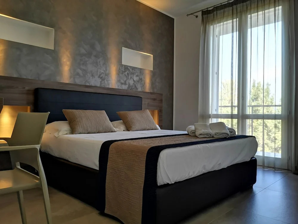 Double Sea View room (full double bed)