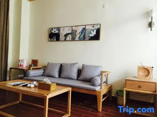 Standard Double room with courtyard view (full double bed)