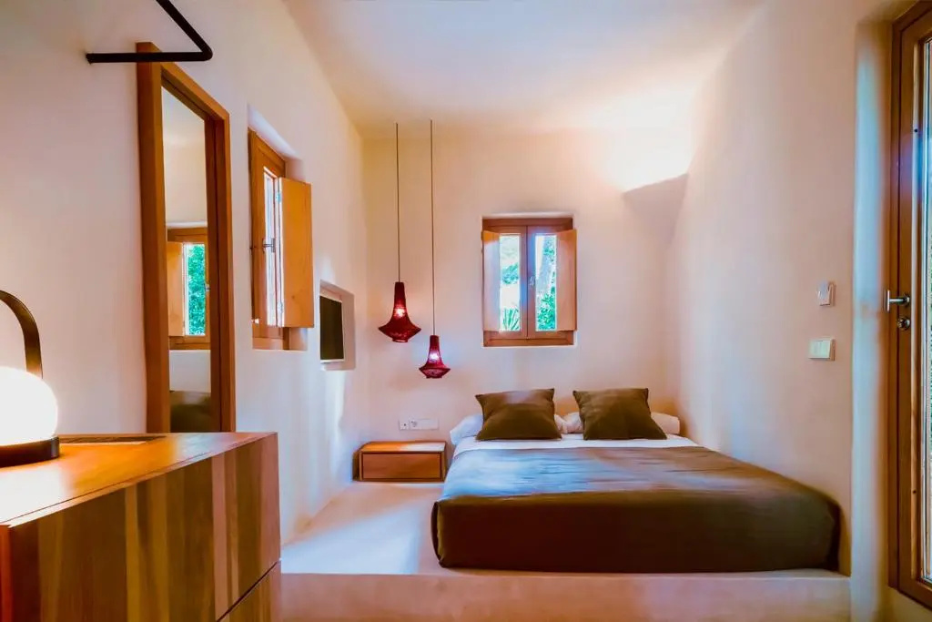 Connecting room