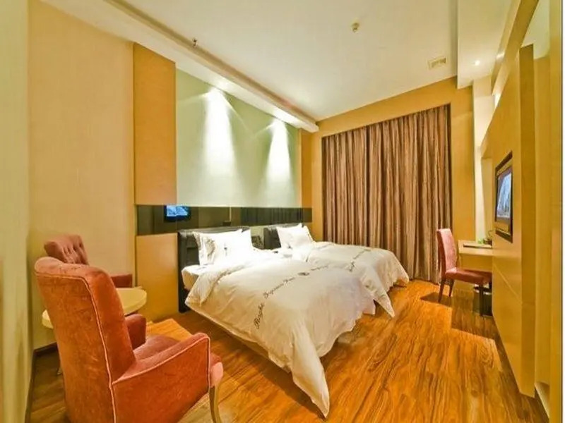 Executive Double Suite full double bed