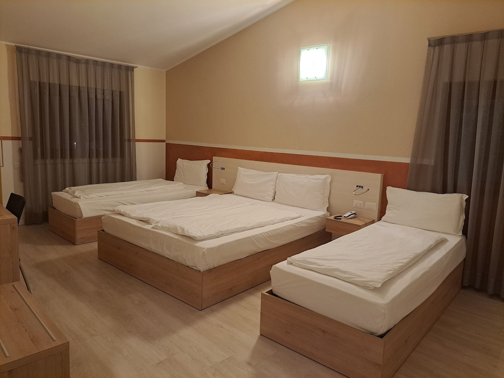 Economy Quadruple room