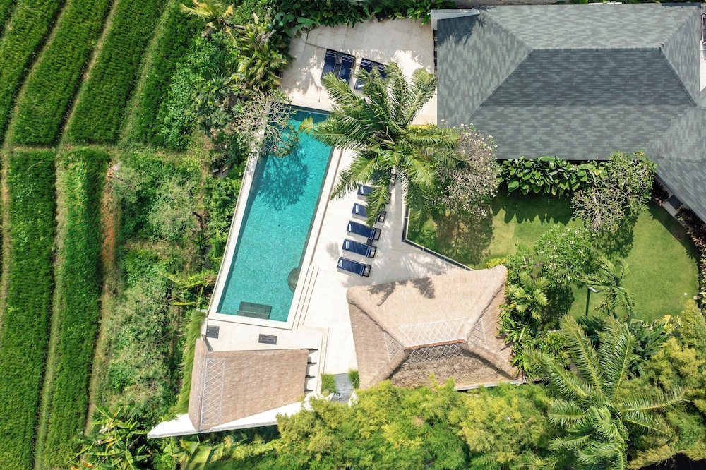 Villa Kubu Dewi Sri by Villa Finder