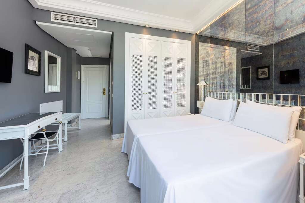 AZZ Merida Medea Hotel