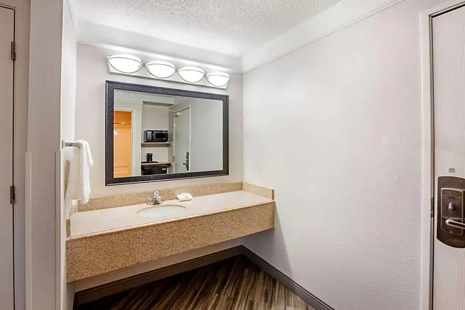 La Quinta Inn & Suites by Wyndham Houston Baytown East - Chambres