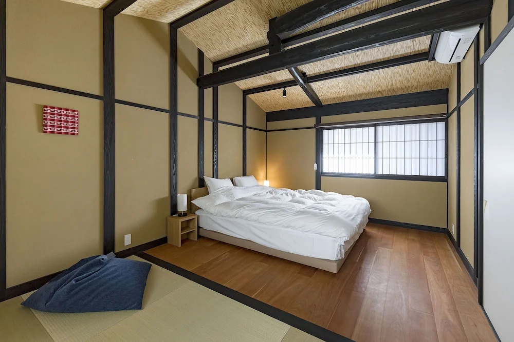 gallery_image_hidden_4