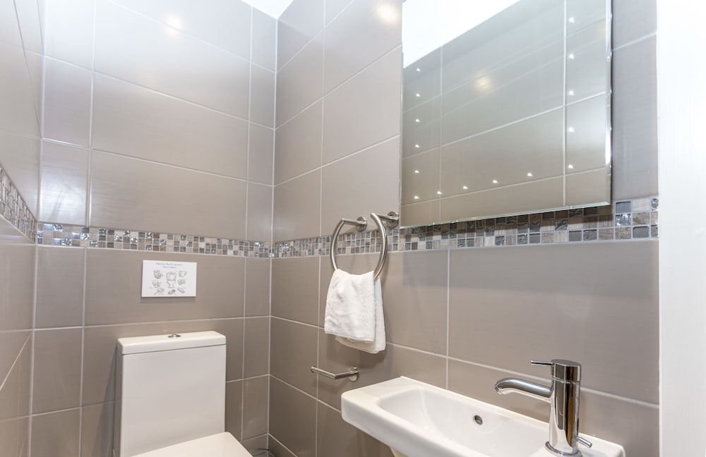 The Sweet Mews - Big & Bright 4BDR Mews Home in Ideal Location