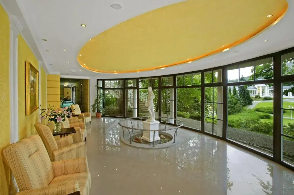 Balcony & Terrace