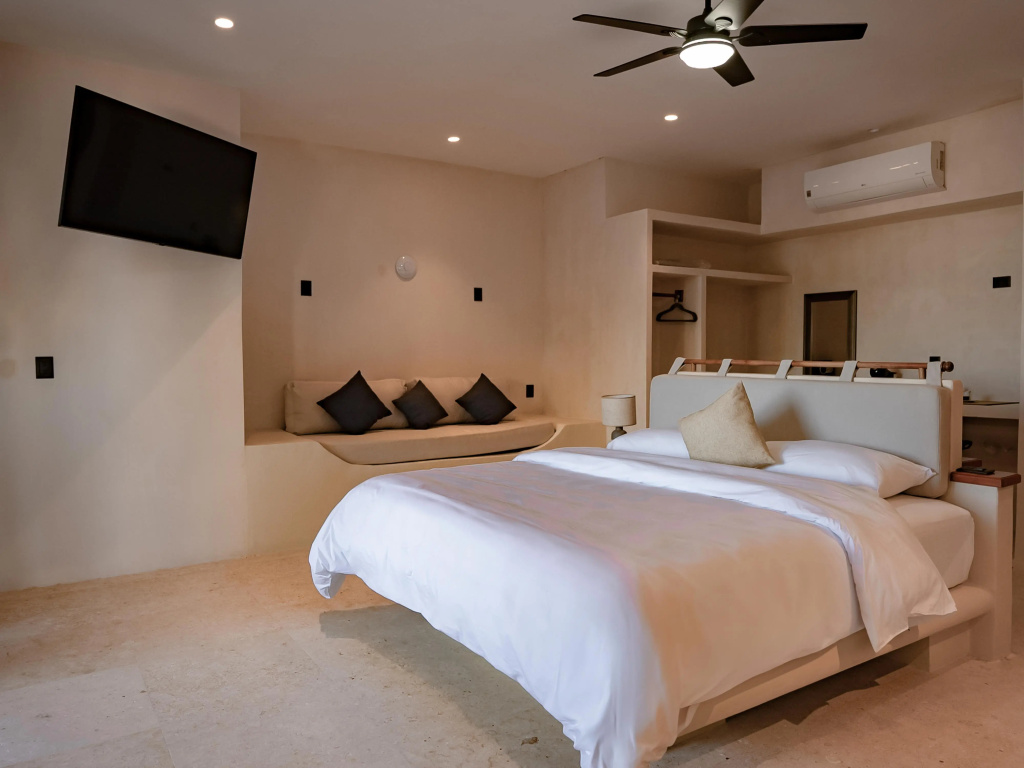 Beachfront Hotel Boutique DK — 3