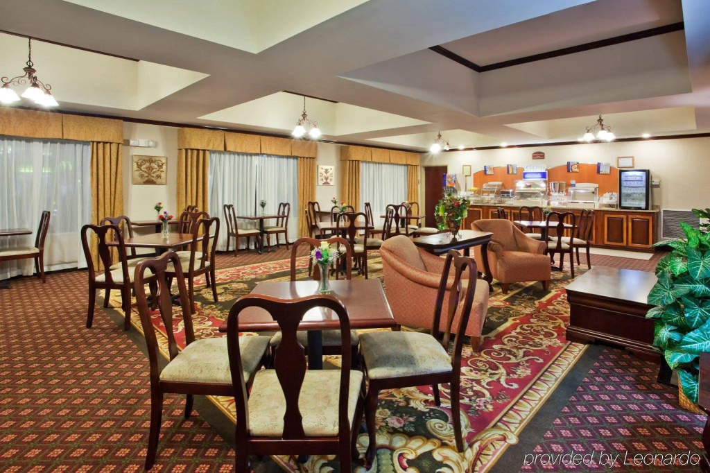 Holiday Inn Express Hotel & Suites Commerce-Tanger Outlets - Général