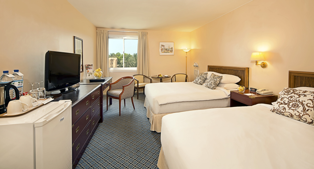 Arrive hotel
