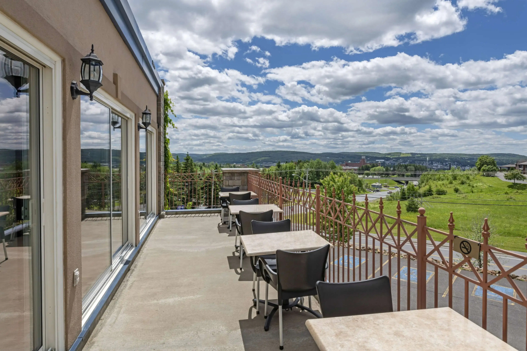 Best Western Plus Edmundston Hotel - фото 8