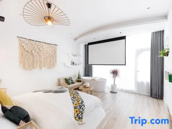 Comfort Double room with balcony and with pool view (full double bed)