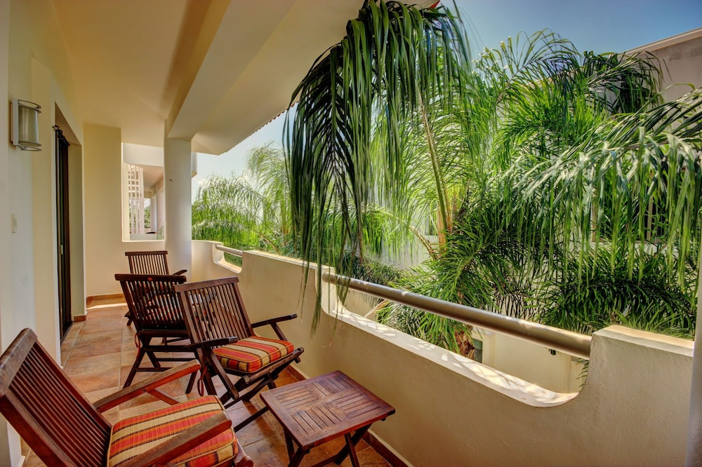 Standard Penthouse Apartment with balcony and with courtyard view