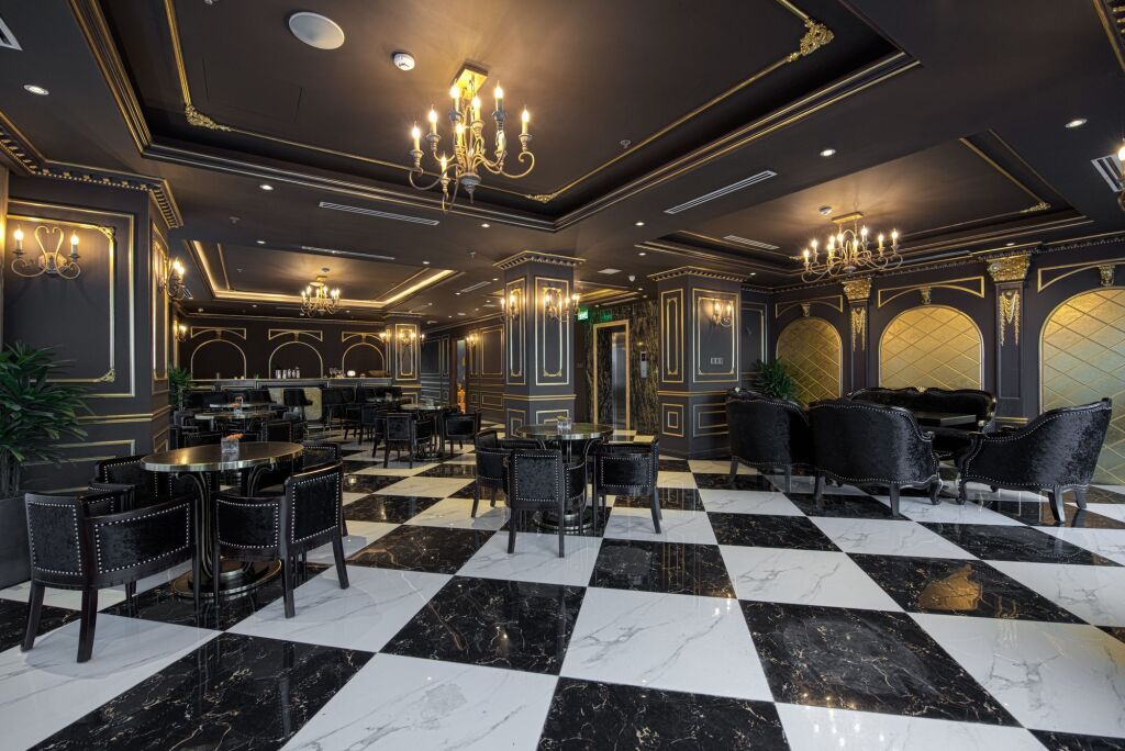 Monarque Hotel Danang