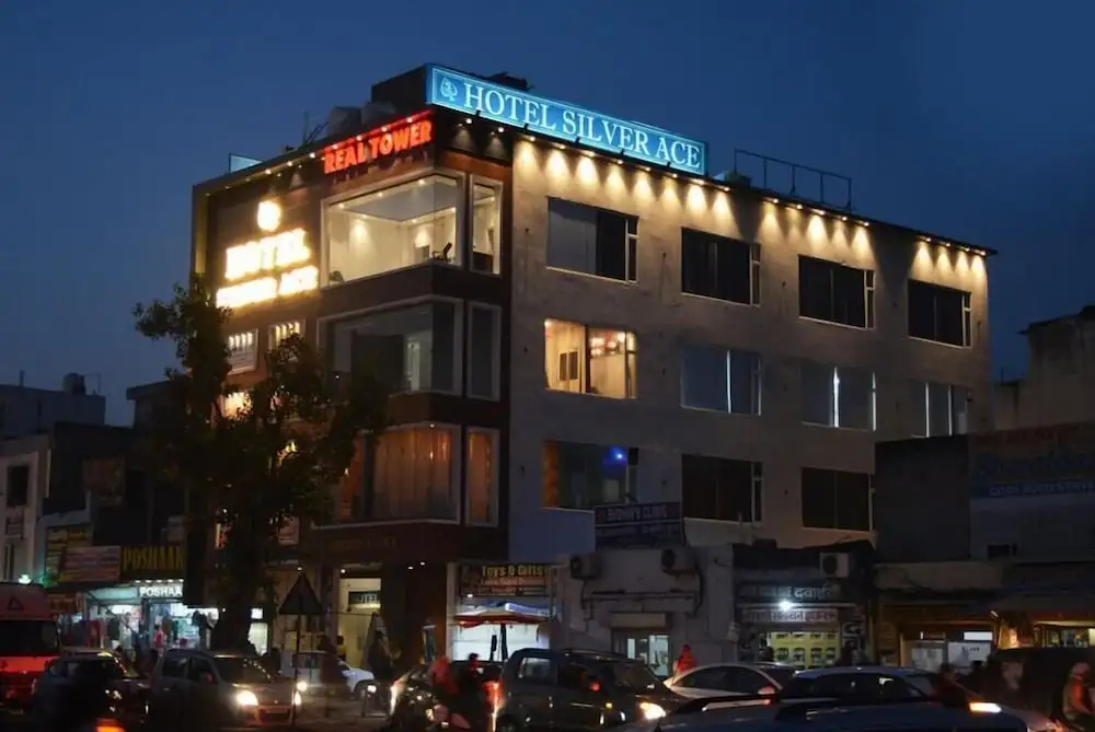 Hotel Silver Ace