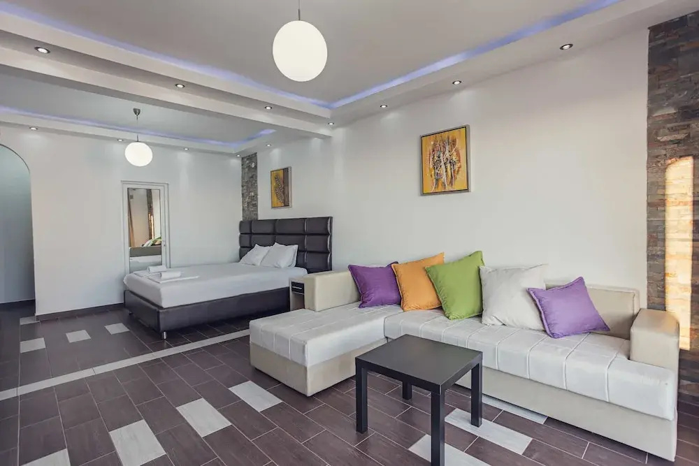 Double Studio with balcony and with partial sea view (full double bed)