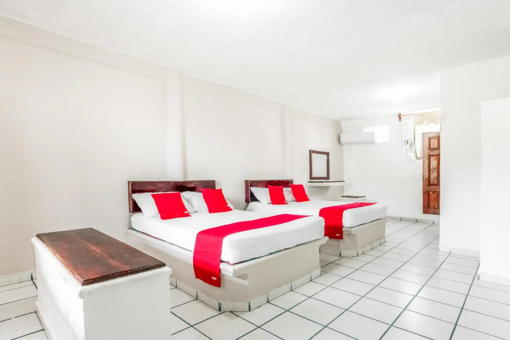 OYO Hotel Jaguar — 5