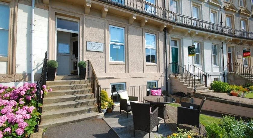 Crescent Garden House