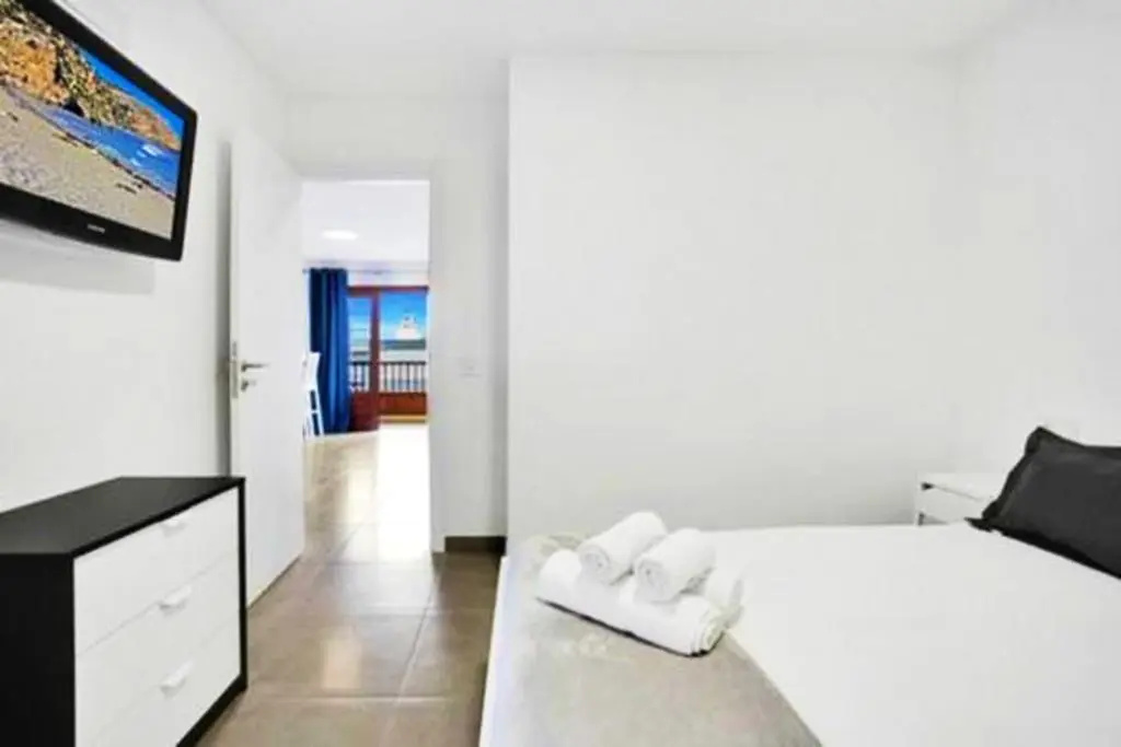 3 bedrooms appartement with city view furnished balcony and wifi at Candelaria 1 km away from the beach