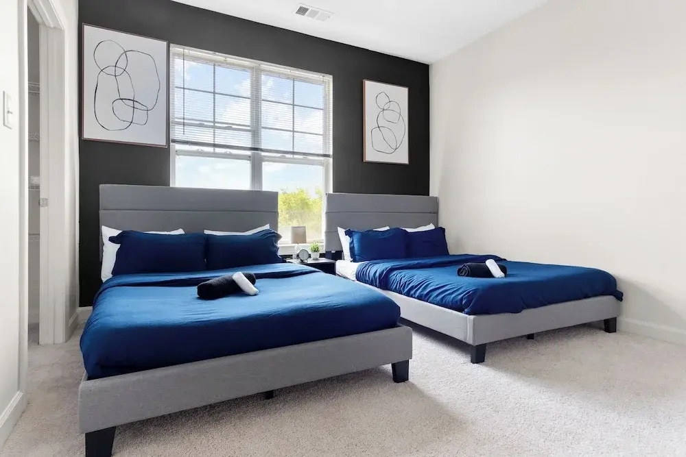 Upscale King 2BR Suite Downtown Raleigh