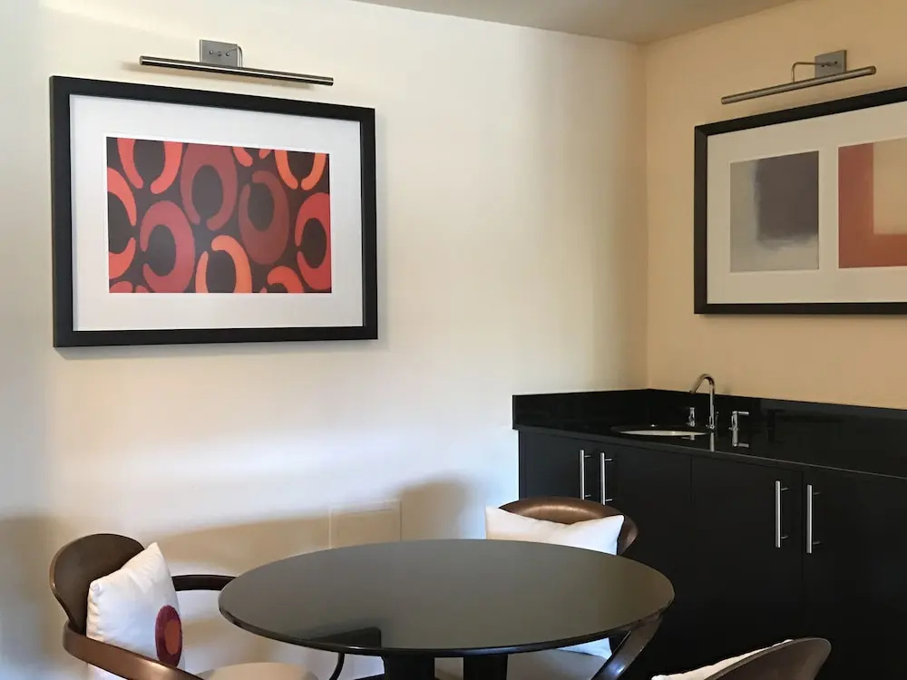 1 Bedroom Double Suite (full double bed)