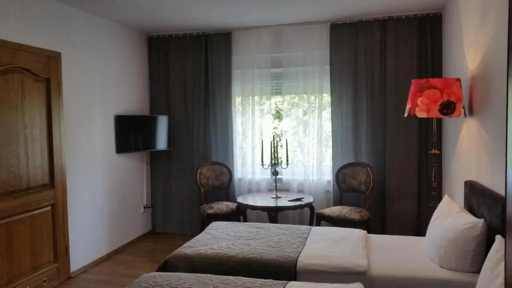 Deluxe Double room (full double bed)