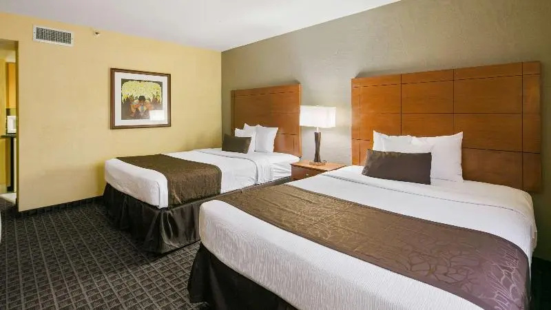 Best Western Plus Scottsdale Thunderbird Suites - Chambres