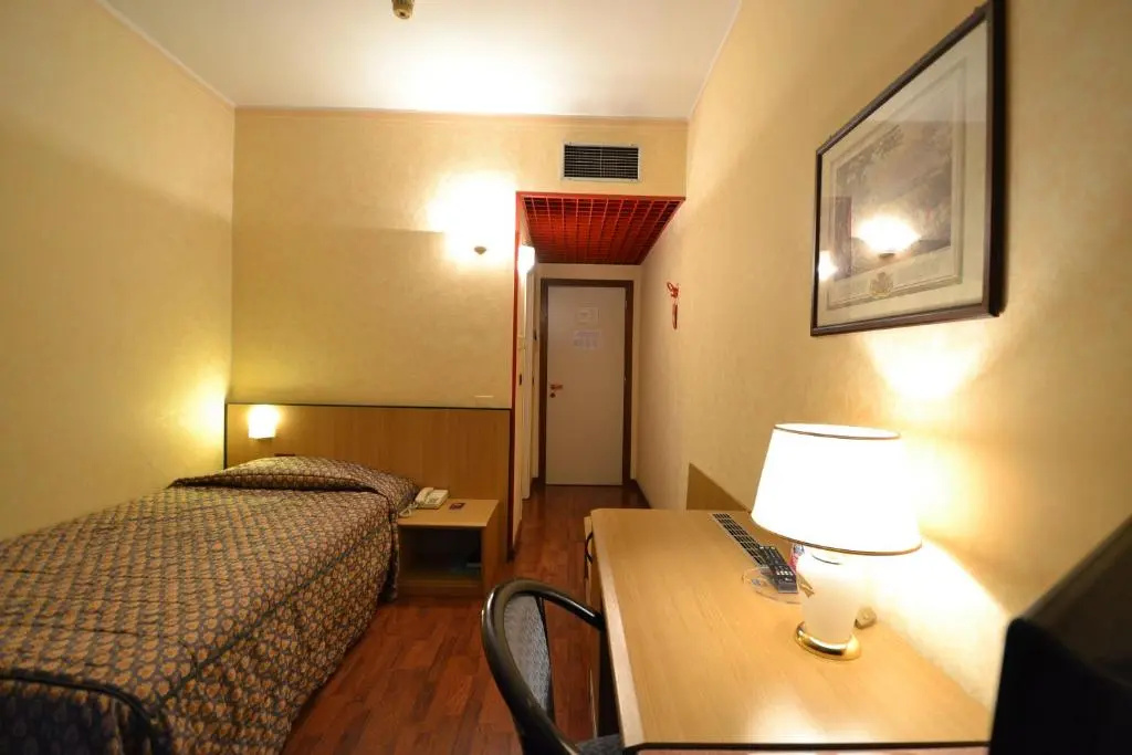 Economy room
