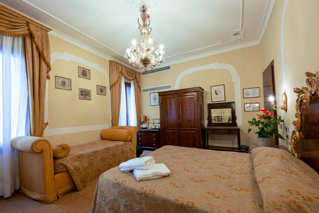 Classic Triple room