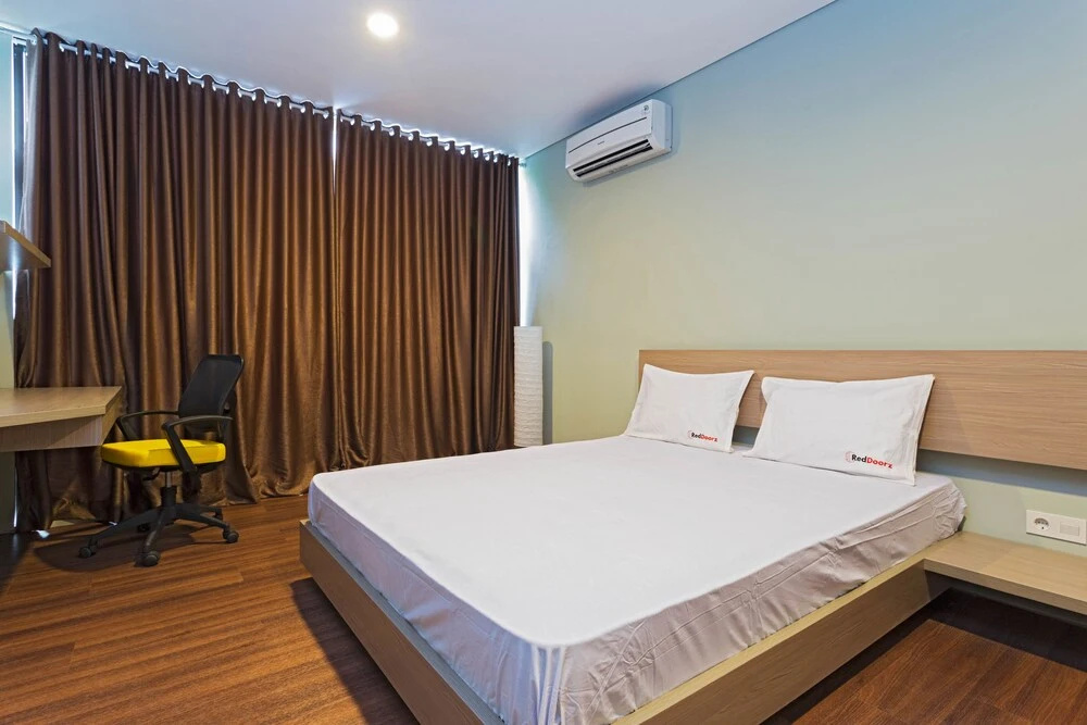 RedDoorz near Lippo Village - фото 2
