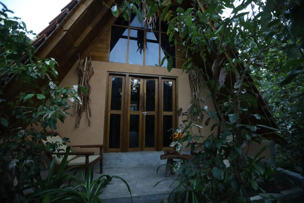 Cinnamon Paradise Flower Room